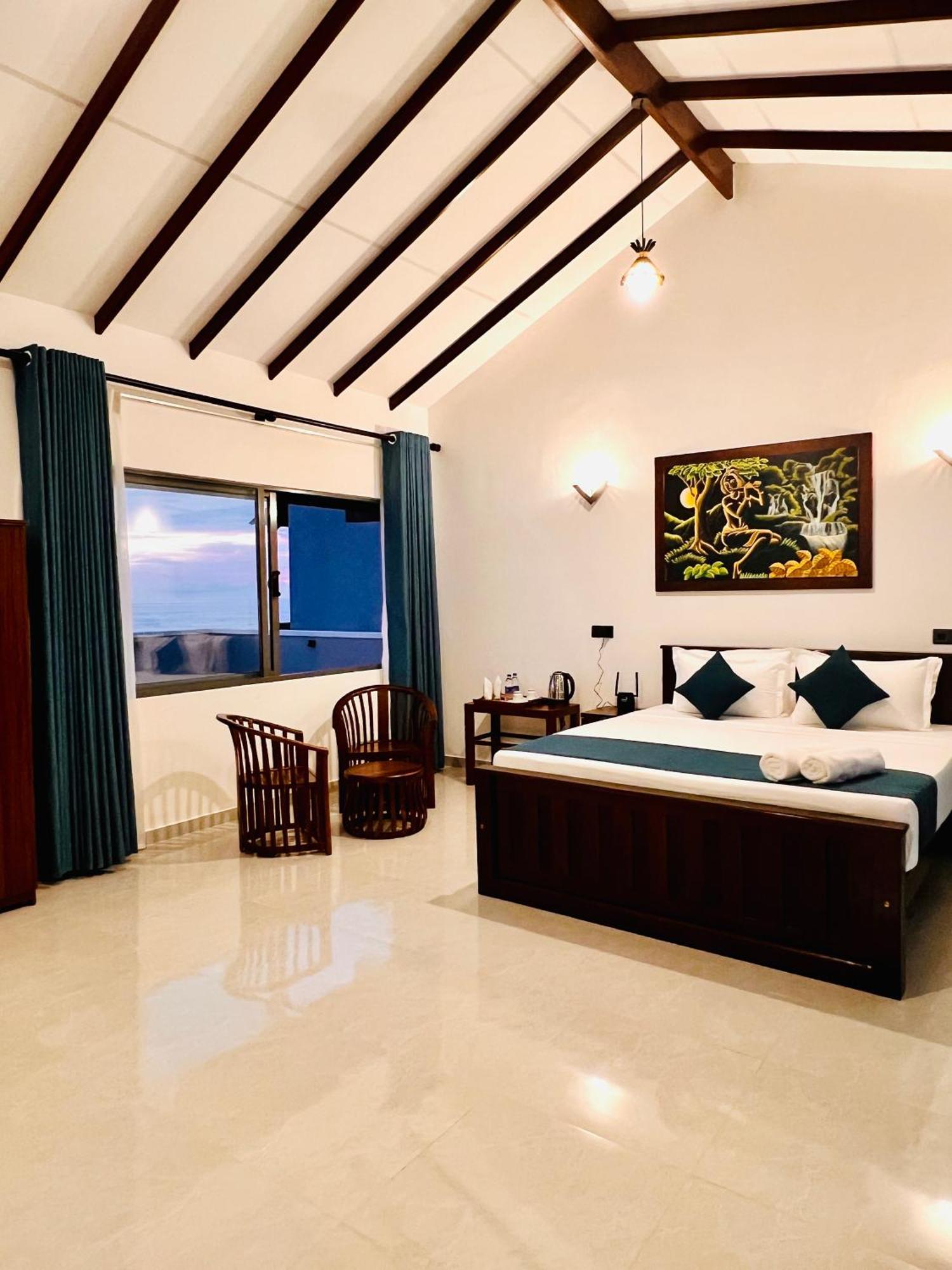 Ocean Front Villa Хиккадува Экстерьер фото